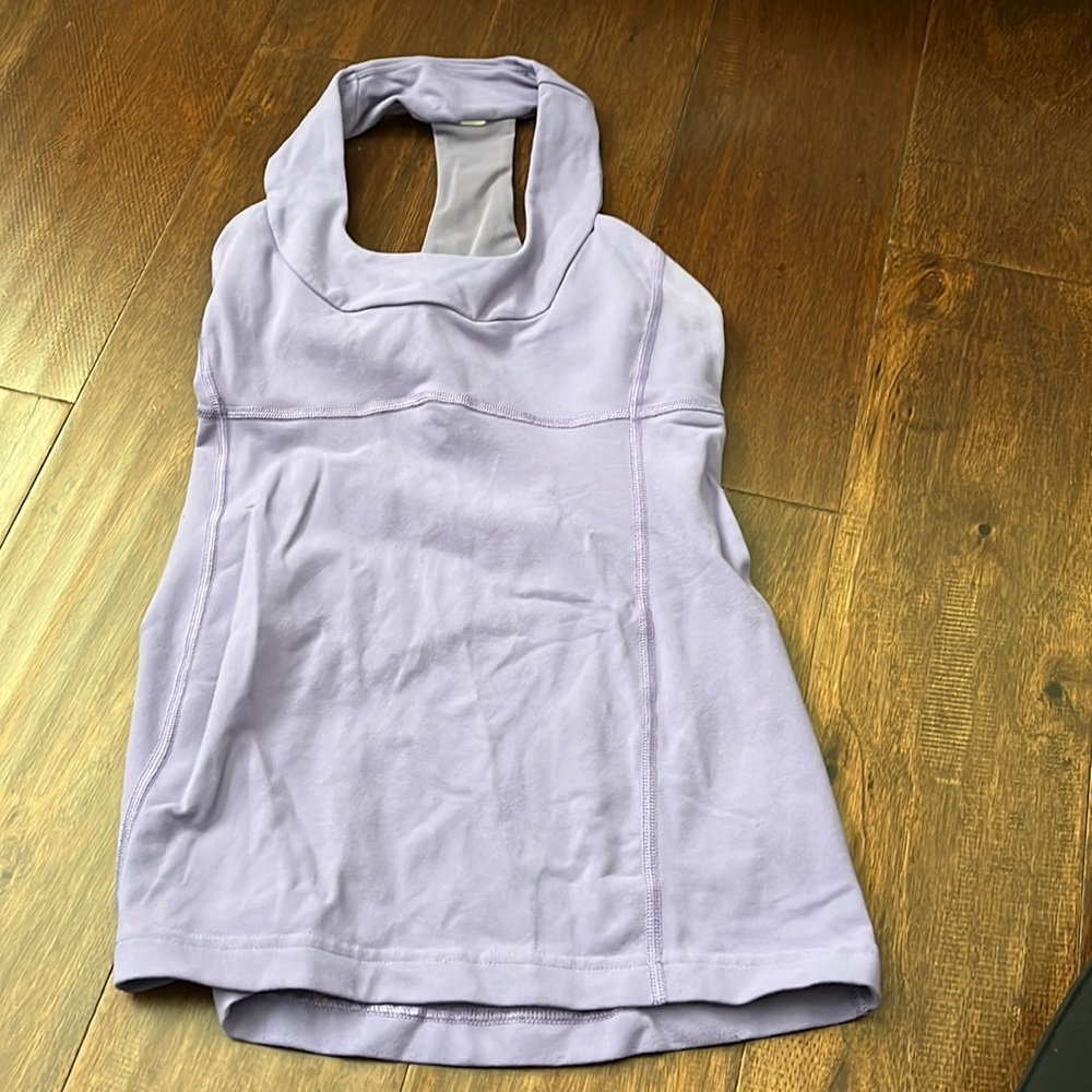 Lululemon shirt size 4
